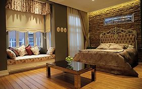 Frida Suites